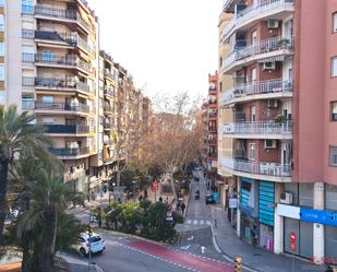 Exterior view of Flat for sale in L'Hospitalet de Llobregat  with Oven and Balcony