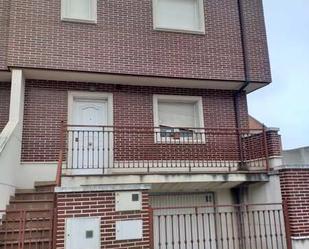 Exterior view of Flat for sale in Valladolid Capital  with Balcony