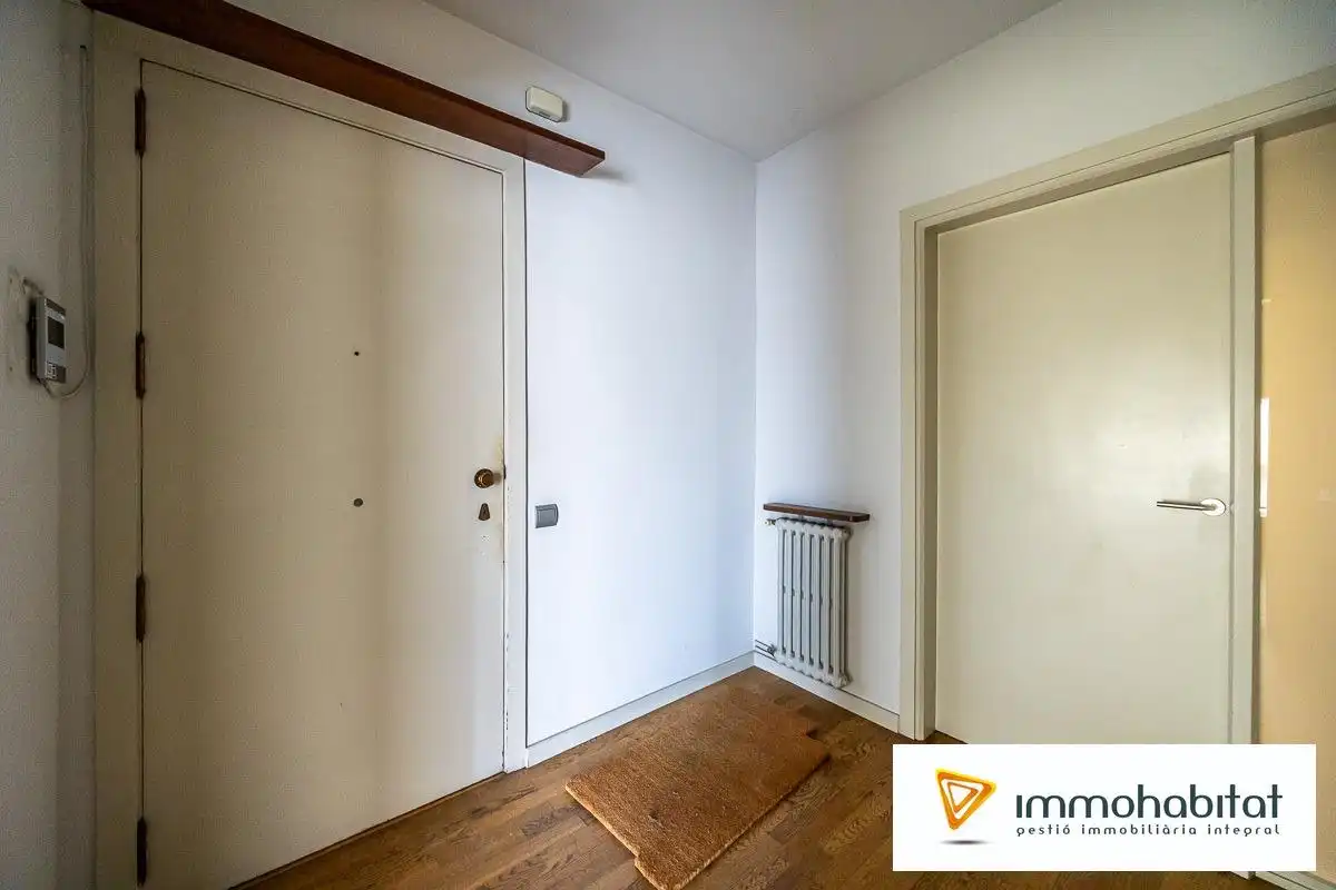 Piso en venta en Sabadell con Aire acondicionado, Calefacción y Parquet