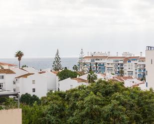 Vista exterior de Apartament en venda en Estepona amb Terrassa