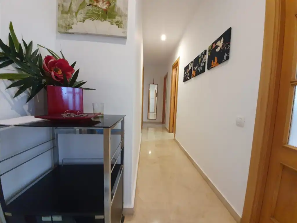 Wohnung zum Verkauf in La Línea de la Concepción mit Möbliert, Ofen und Mikrowelle