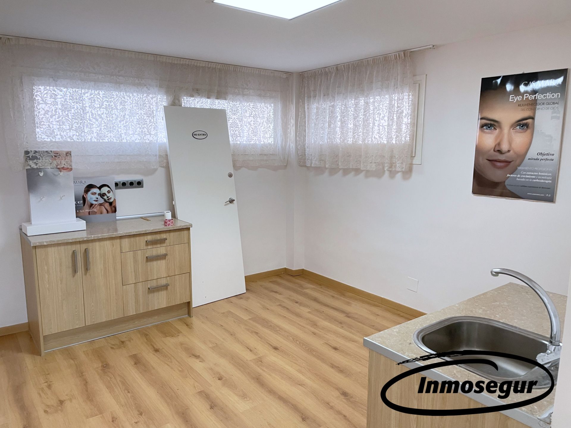 Kitchen of Premises for sale in Salou  with Air Conditioner, Heating and Parquet flooring