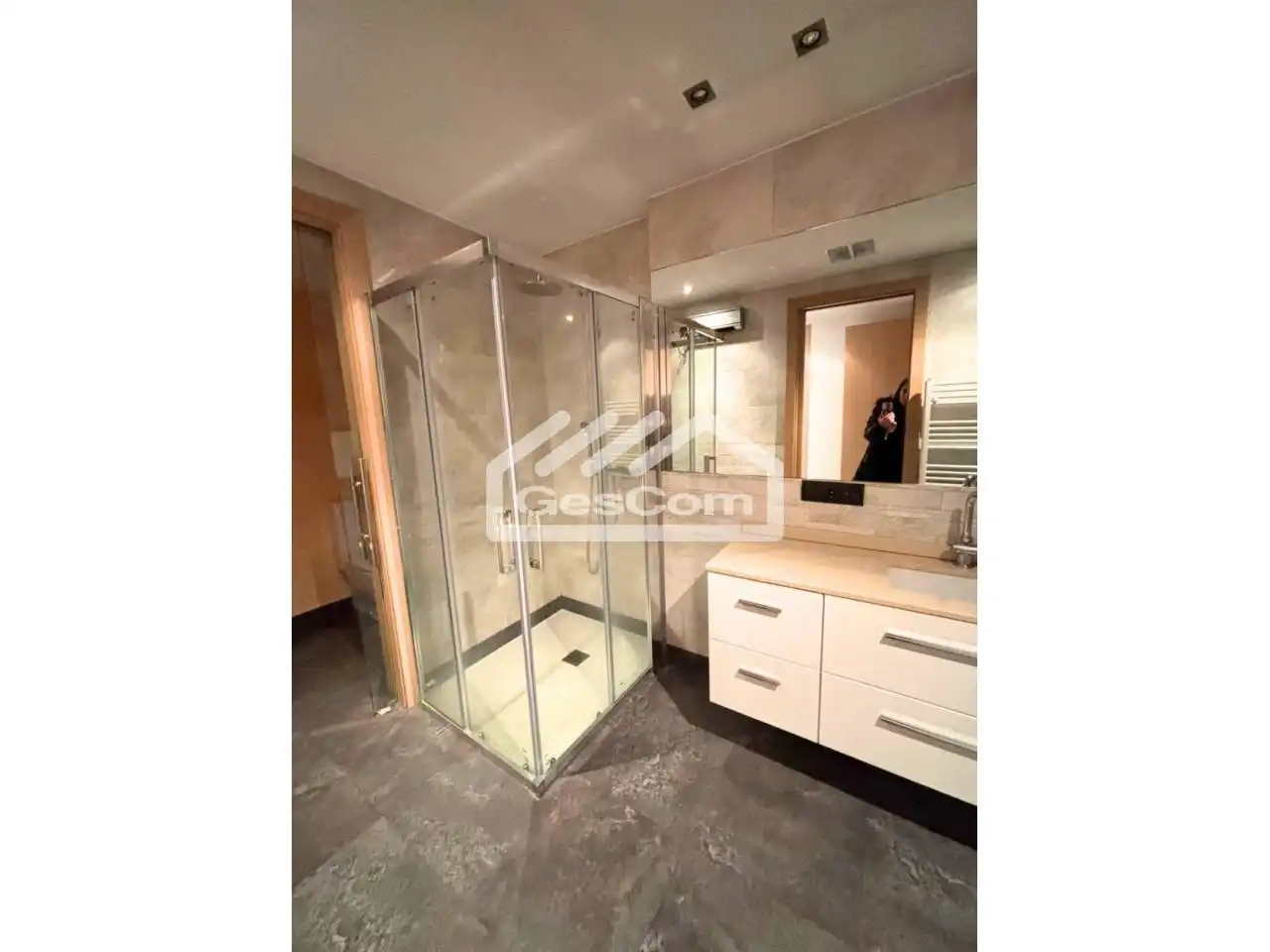 Baño de Ático en venta en Escaldes – Engordany con Aire acondicionado, Calefacción y Terraza