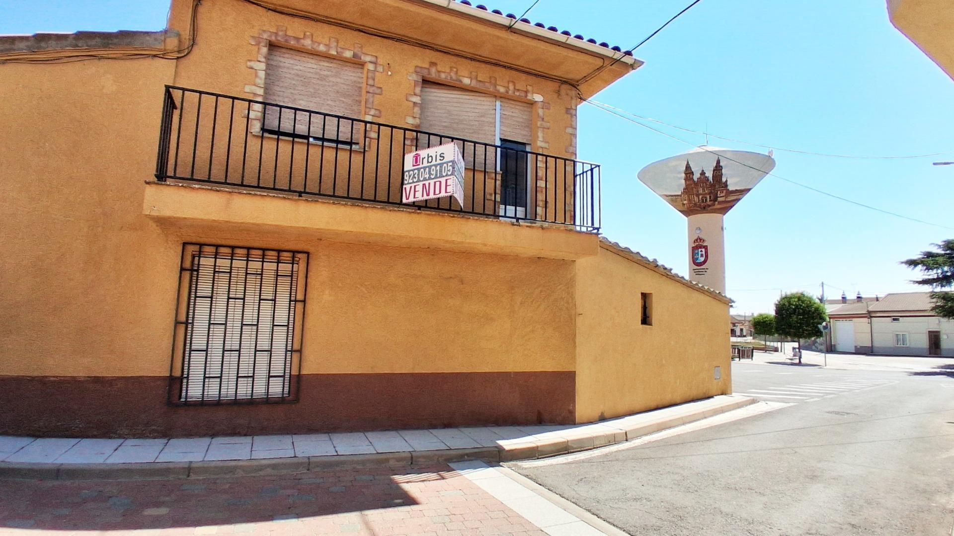 Vista exterior de Casa o xalet en venda en Castellanos de Villiquera amb Calefacció