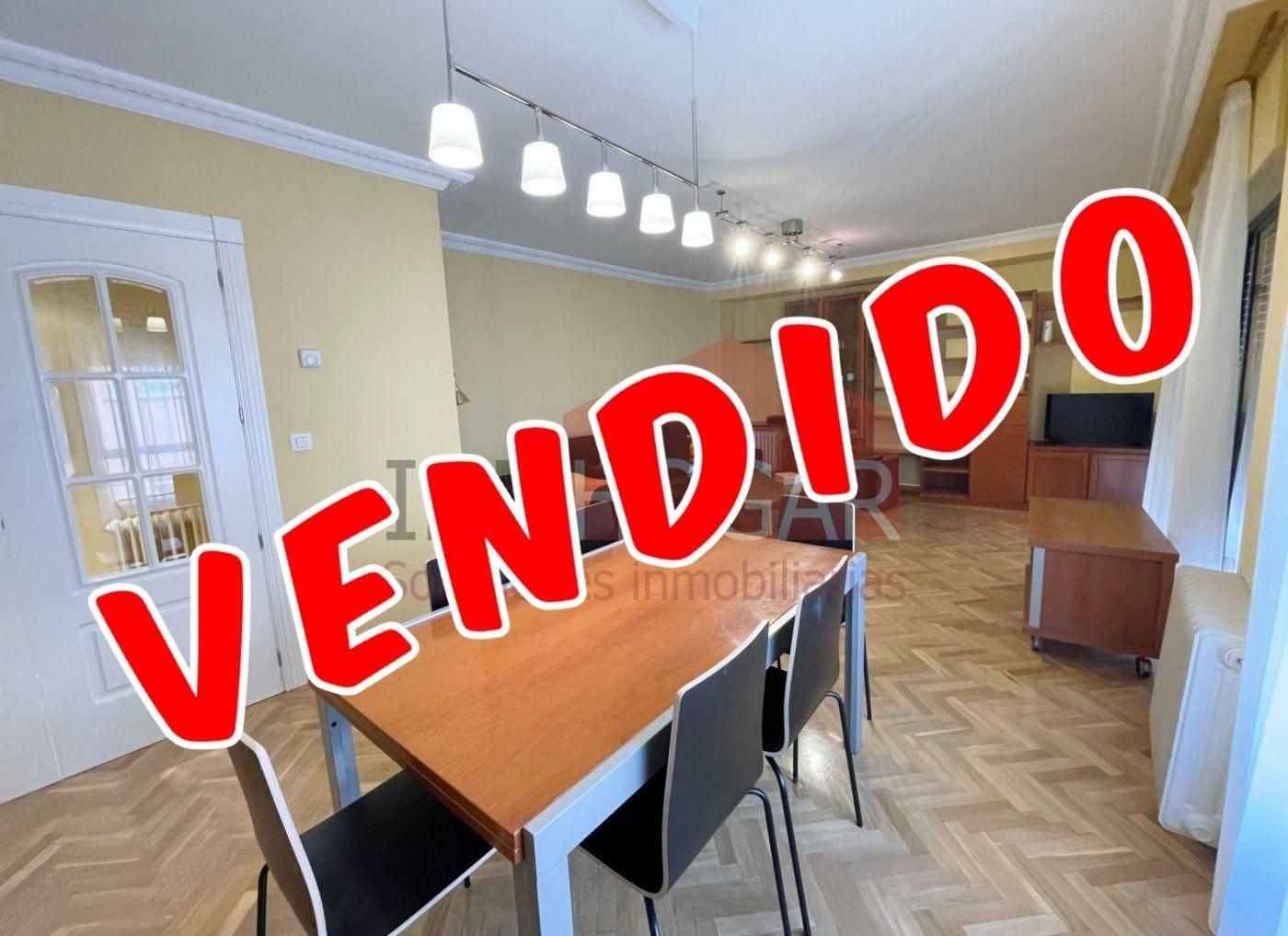 Menjador de Pis en venda en Ávila Capital amb Calefacció, Parquet i Traster