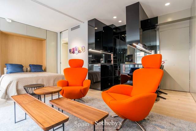 Apartamento en Venta en Calle de la Academia en Jerónimos