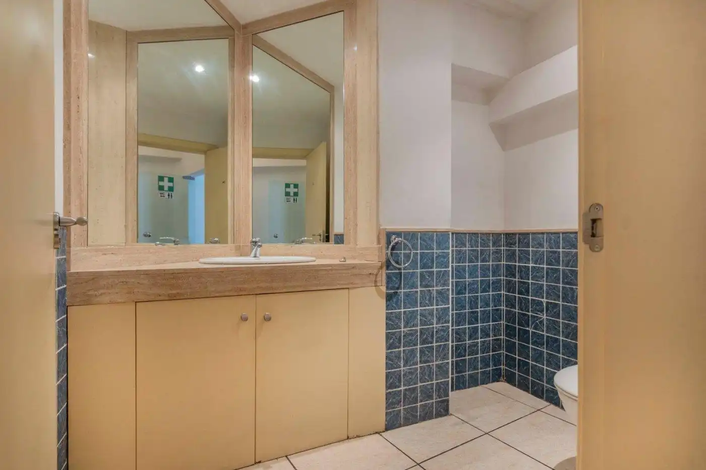 Badezimmer von Geschaftsraum zur Miete in Manresa