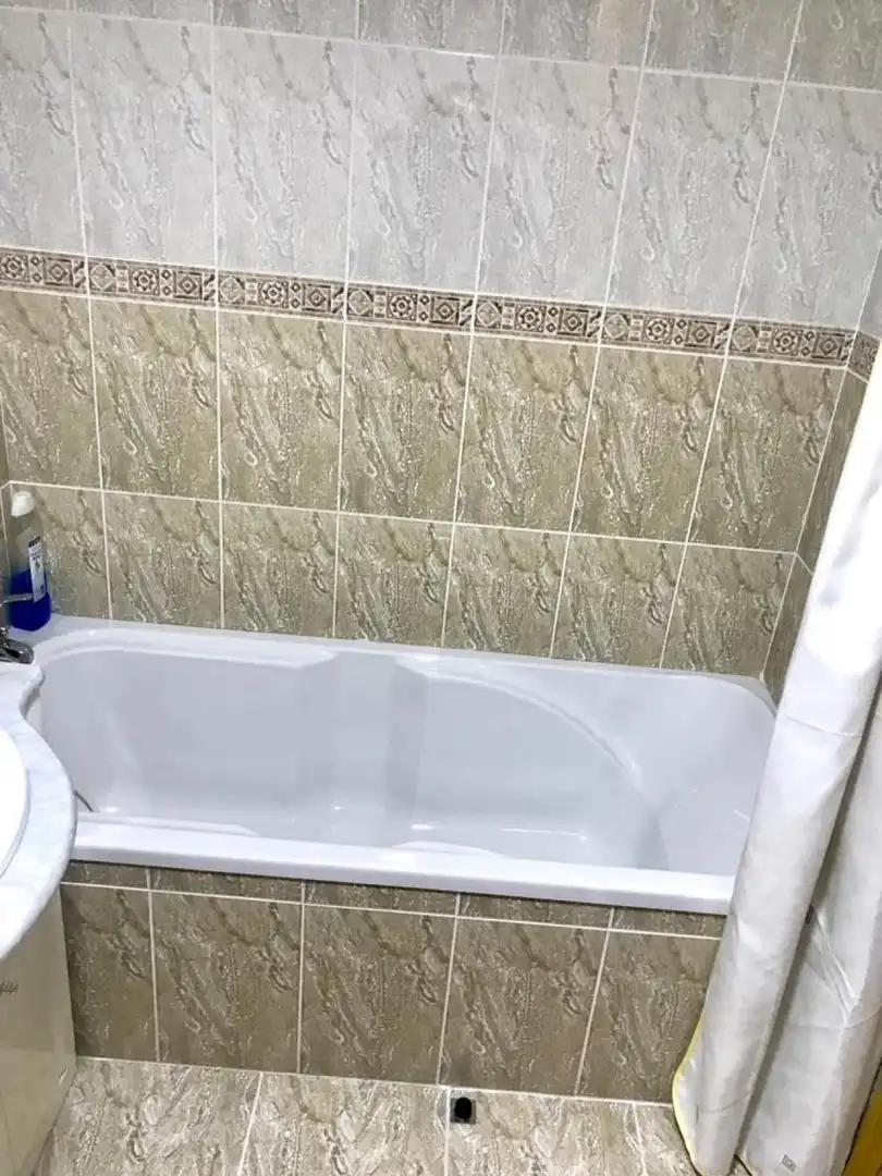 Baño de Piso de alquiler en Manises con Aire acondicionado, Calefacción y Amueblado
