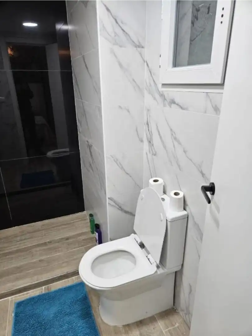 Badezimmer von Geschaftsraum zum Verkauf in Alicante / Alacant mit Klimaanlage und Möbliert