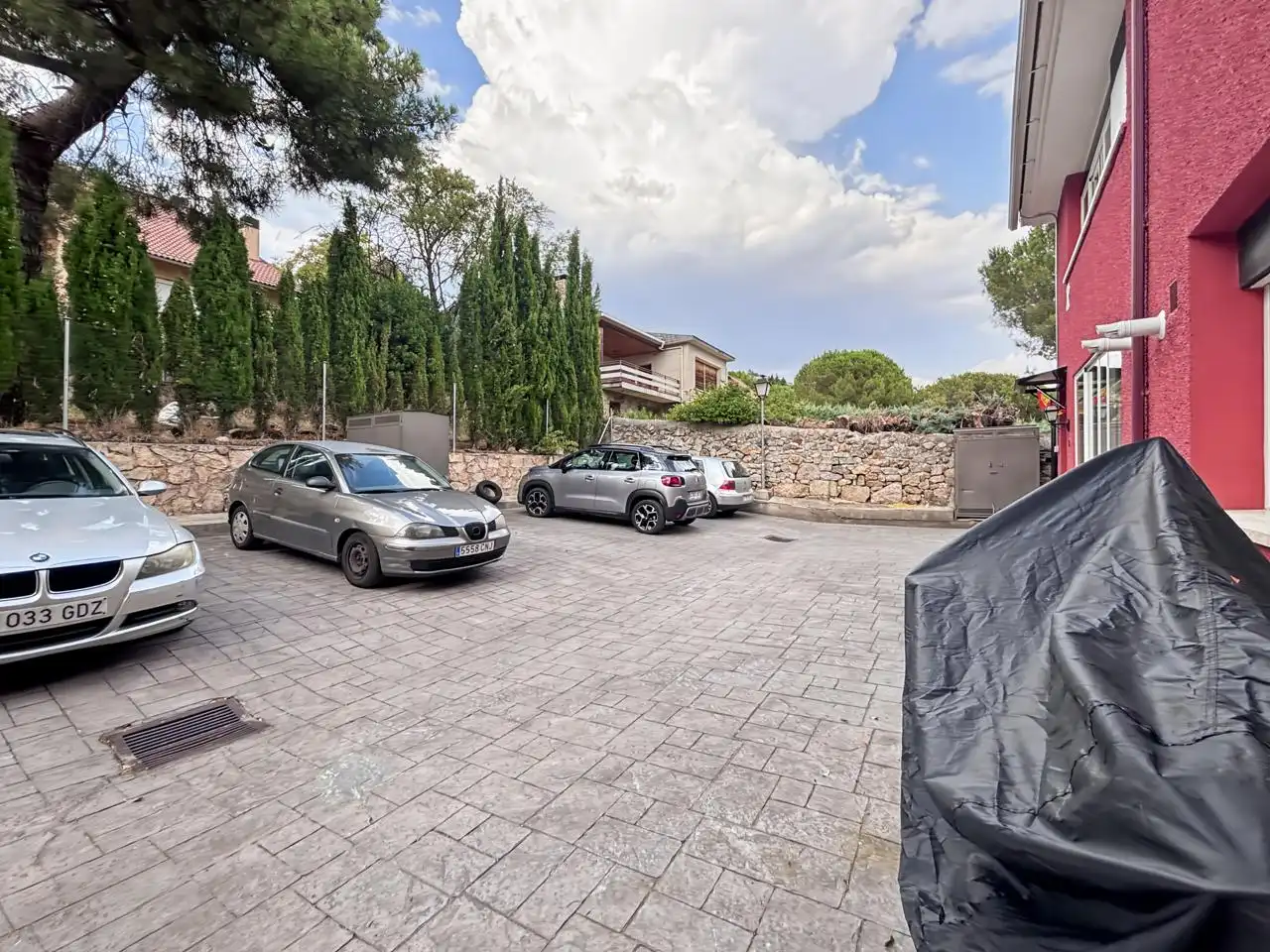 Aparcament de Casa o xalet en venda en Collado Mediano amb Aire condicionat, Terrassa i Piscina comunitària