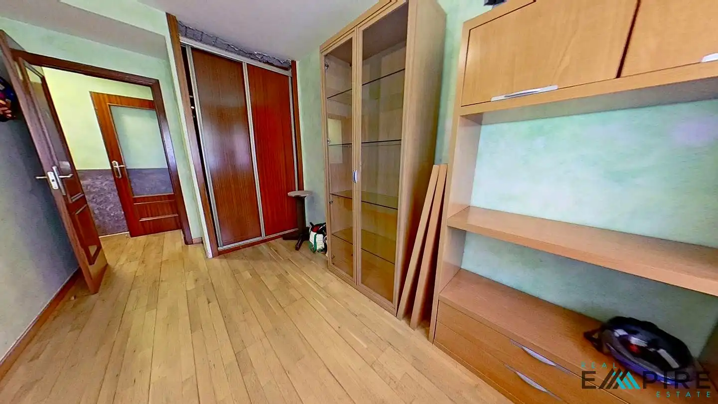 Habitación de Piso en venta en Madrid con Calefacción, Trastero y Piscina