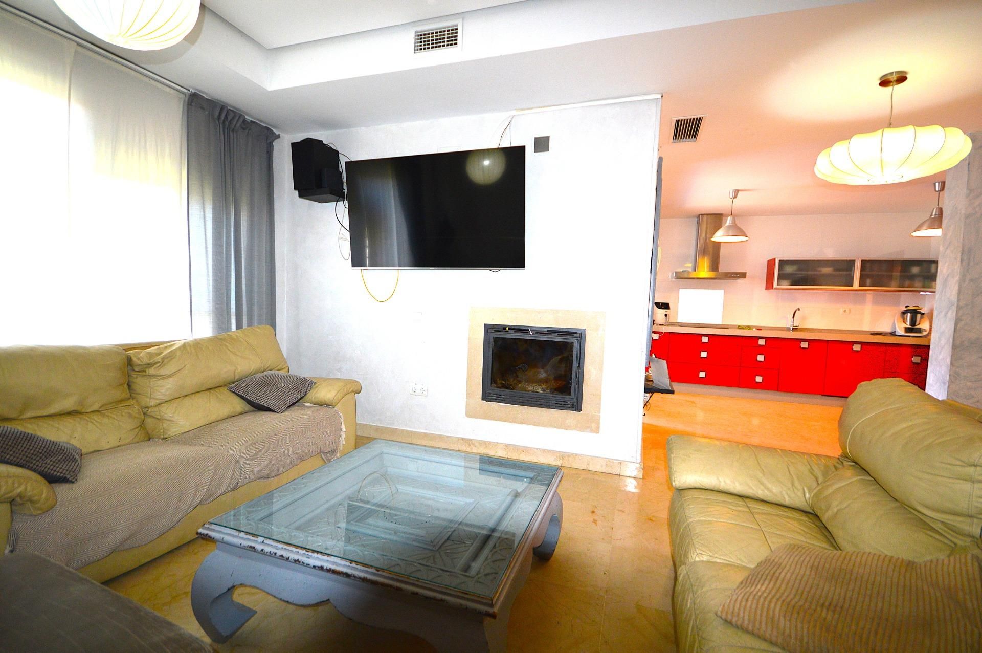 Living room of Single-family semi-detached for sale in Jerez de la Frontera  with Air Conditioner, Private garden and Terrace