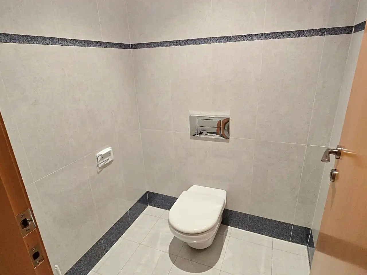 Baño de Oficina de alquiler en Valencia con Aire acondicionado y Calefacción