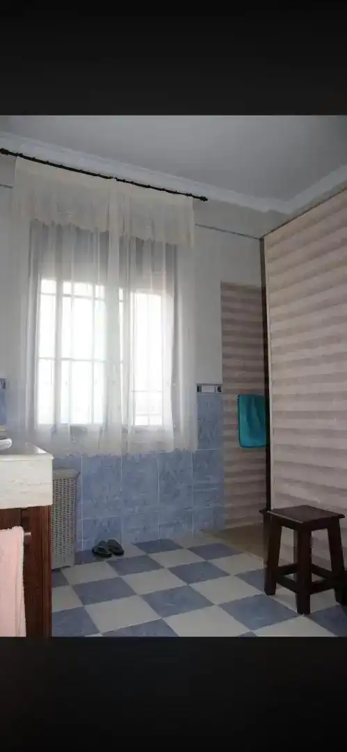 Bany de Casa o xalet en venda en La Rambla amb Piscina, Moblat i Forn