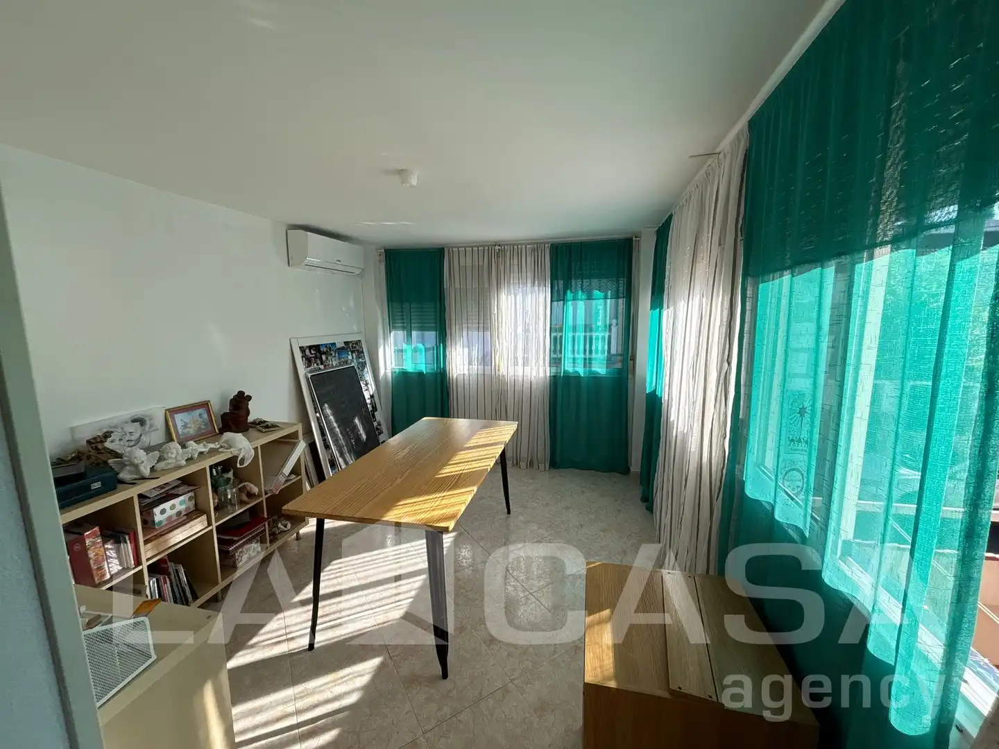 Schlafzimmer von Einfamilien-Reihenhaus zum Verkauf in Montequinto mit Heizung, Abstellraum und Schwimmbad