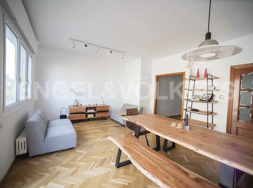 Living room of Flat for rent in Barcelona  with Air Conditioner, Heating and Parquet flooring