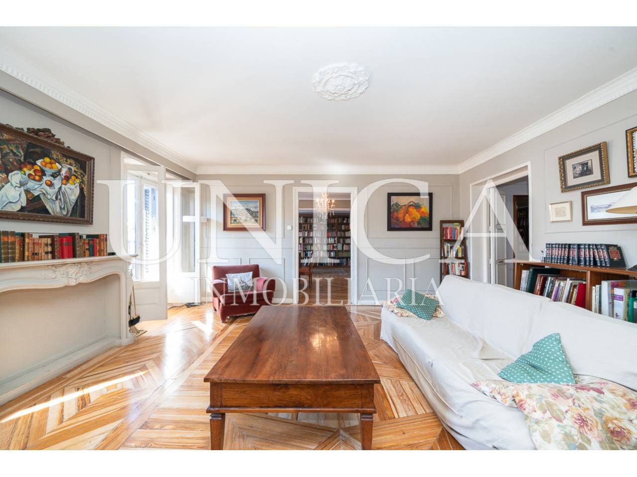 Sala d'estar de Pis en venda en  Madrid Capital amb Traster i Balcó