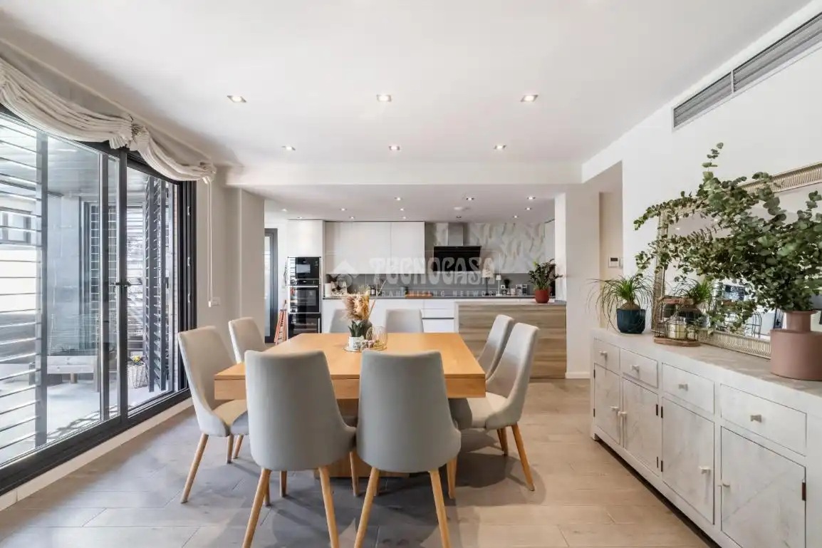 Menjador de Pis en venda en Torrelodones amb Aire condicionat, Jardí privat i Piscina comunitària