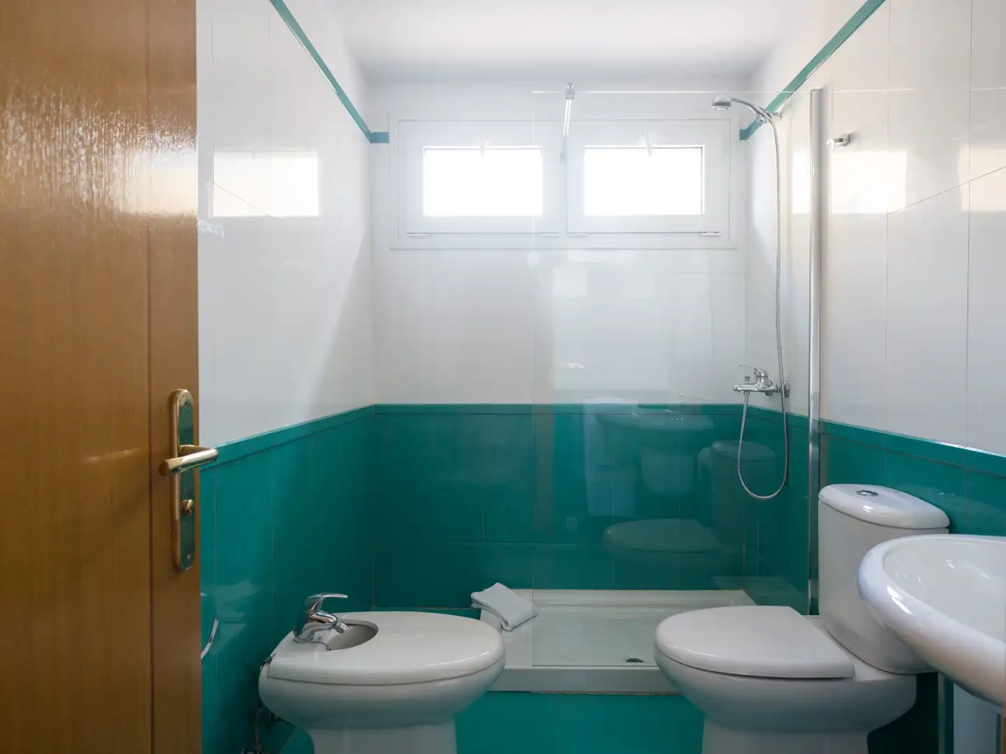 Bathroom of Flat for rent in Las Palmas de Gran Canaria  with Parquet flooring, Swimming Pool and Furnished