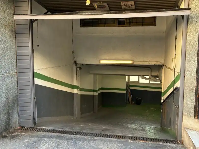 Parking de Local en venta en Santa Coloma de Gramenet con Terraza