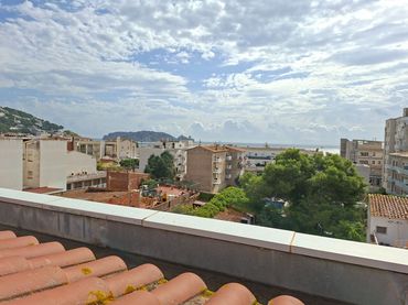 Apartament amb piscina en venda a L'Estartit Poble