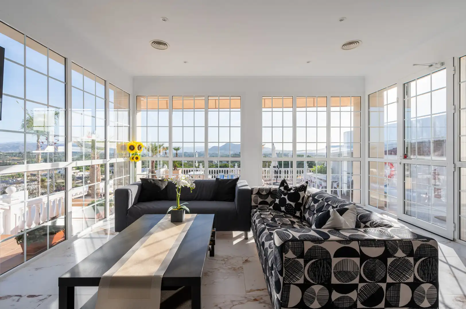 Sala de estar de Casa o chalet en venta en Alhaurín El Grande con Aire acondicionado, Terraza y Piscina