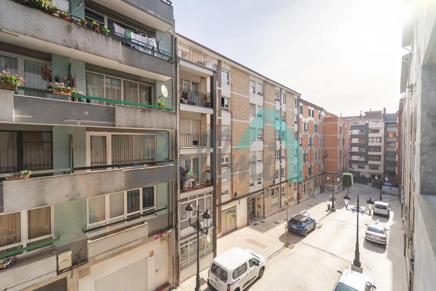 Vista exterior de Pis de lloguer en Oviedo  amb Calefacció, Parquet i Moblat