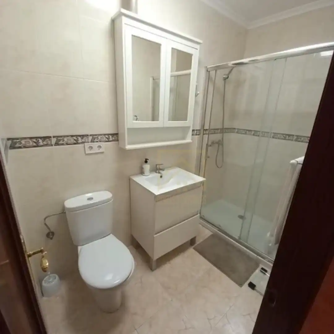 Baño de Piso de alquiler en Camargo con Calefacción y Amueblado
