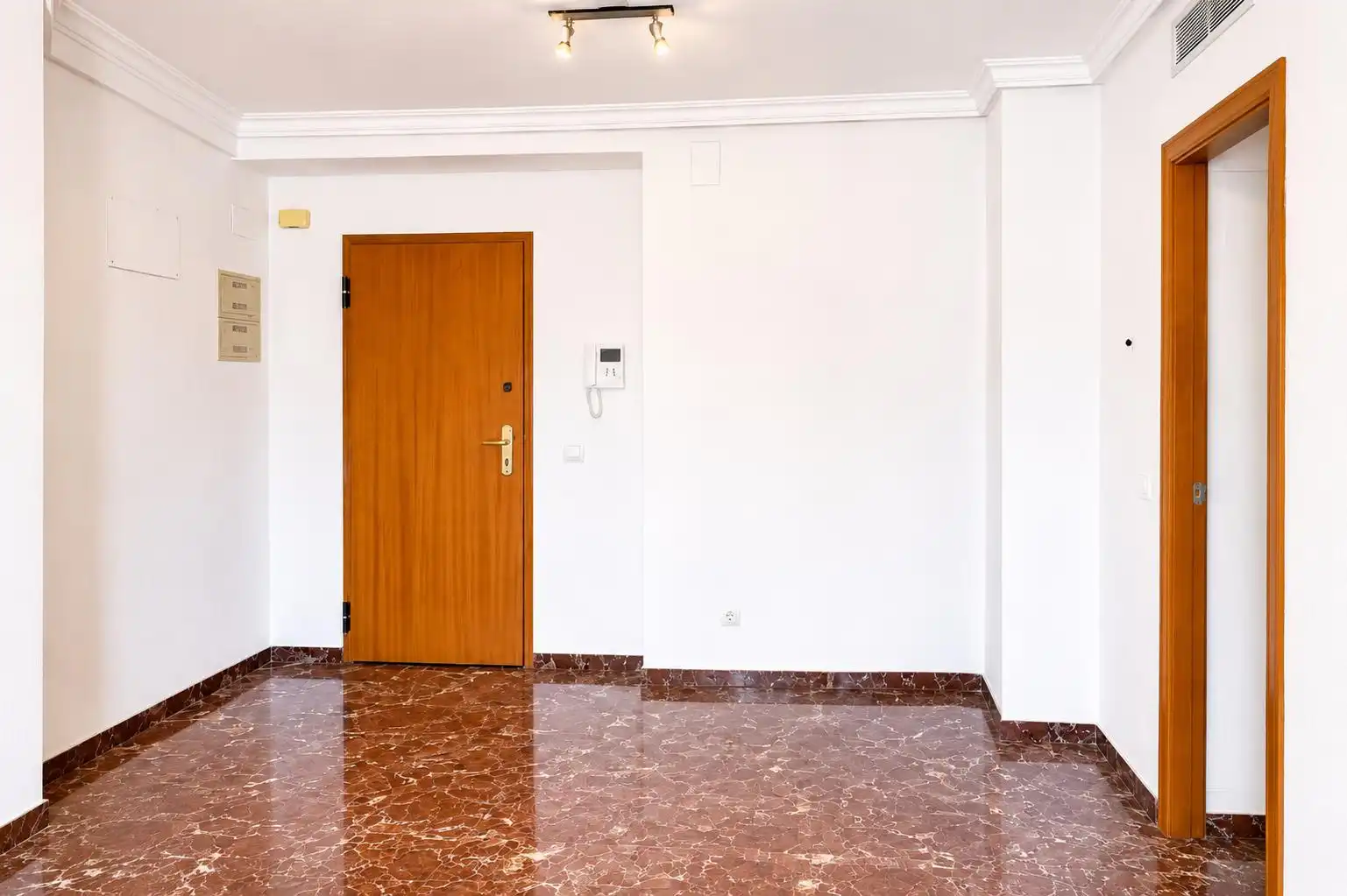 Piso en venta en Valencia con Aire acondicionado, Amueblado y Horno