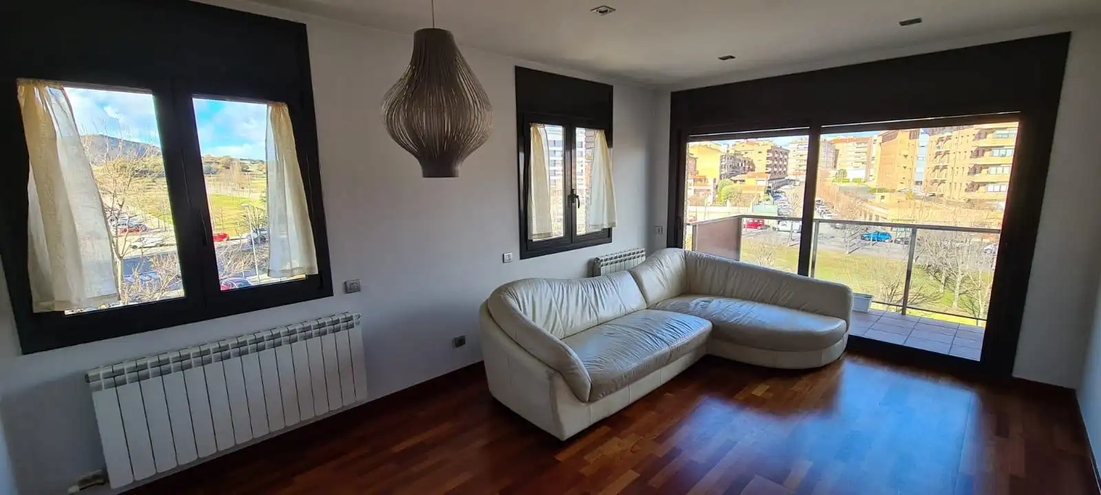 Sala de estar de Piso en venta en Vic con Calefacción, Parquet y Horno