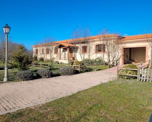 Vista exterior de Finca rústica en venda en Pelayos del Arroyo amb Calefacció, Jardí privat i Terrassa