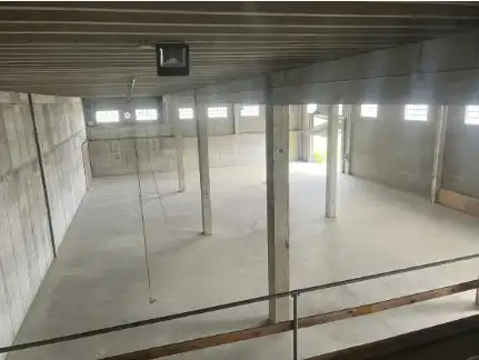Fabrikhallen zur Miete in Ordes
