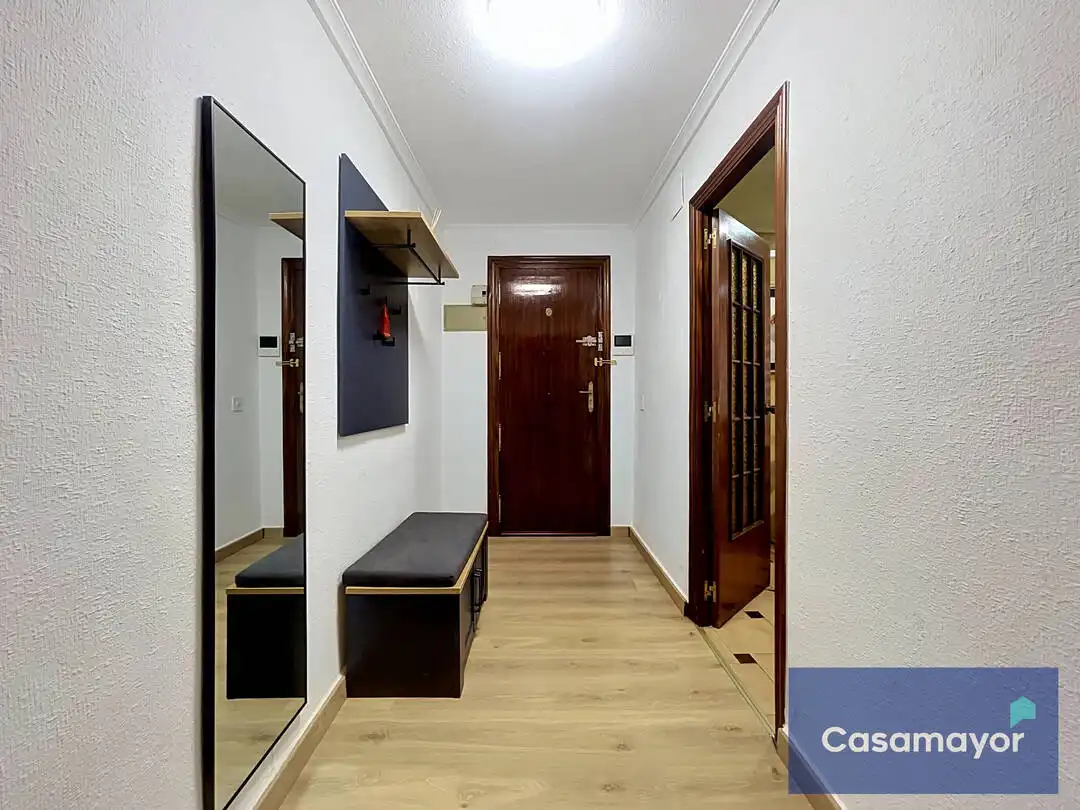 Piso de alquiler en Alicante / Alacant con Aire acondicionado, Calefacción y Balcón