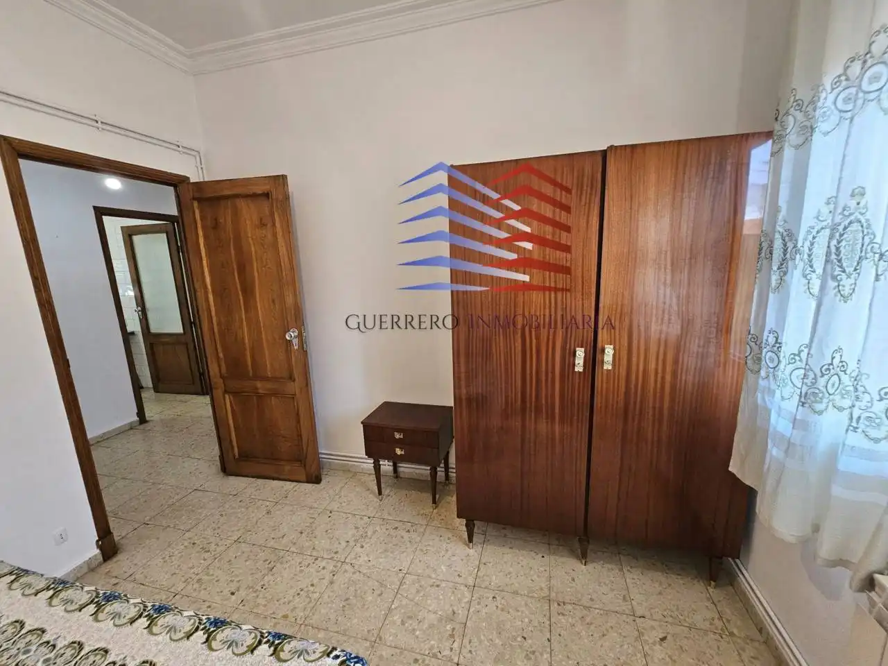 Dormitori de Pis de lloguer en Ourense Capital  amb Calefacció, Moblat i Balcó