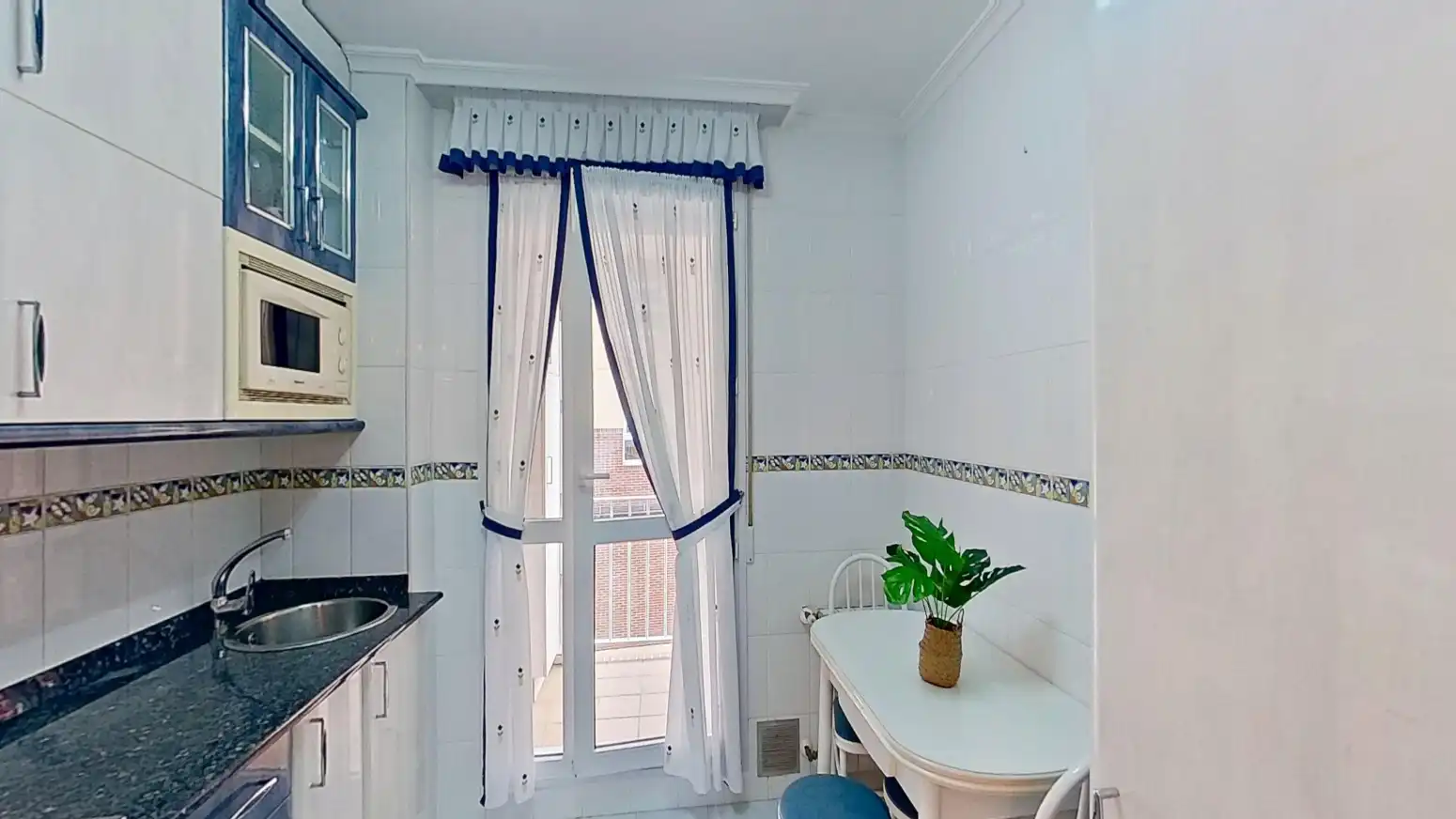 Bedroom of Flat for sale in Torrelavega   with Heating