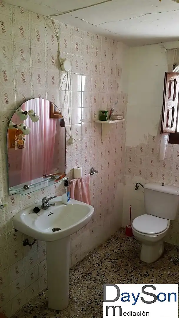 Bathroom of Detached homes for sale in Alcalá la Real  with Air Conditioner, Heating and Storage room