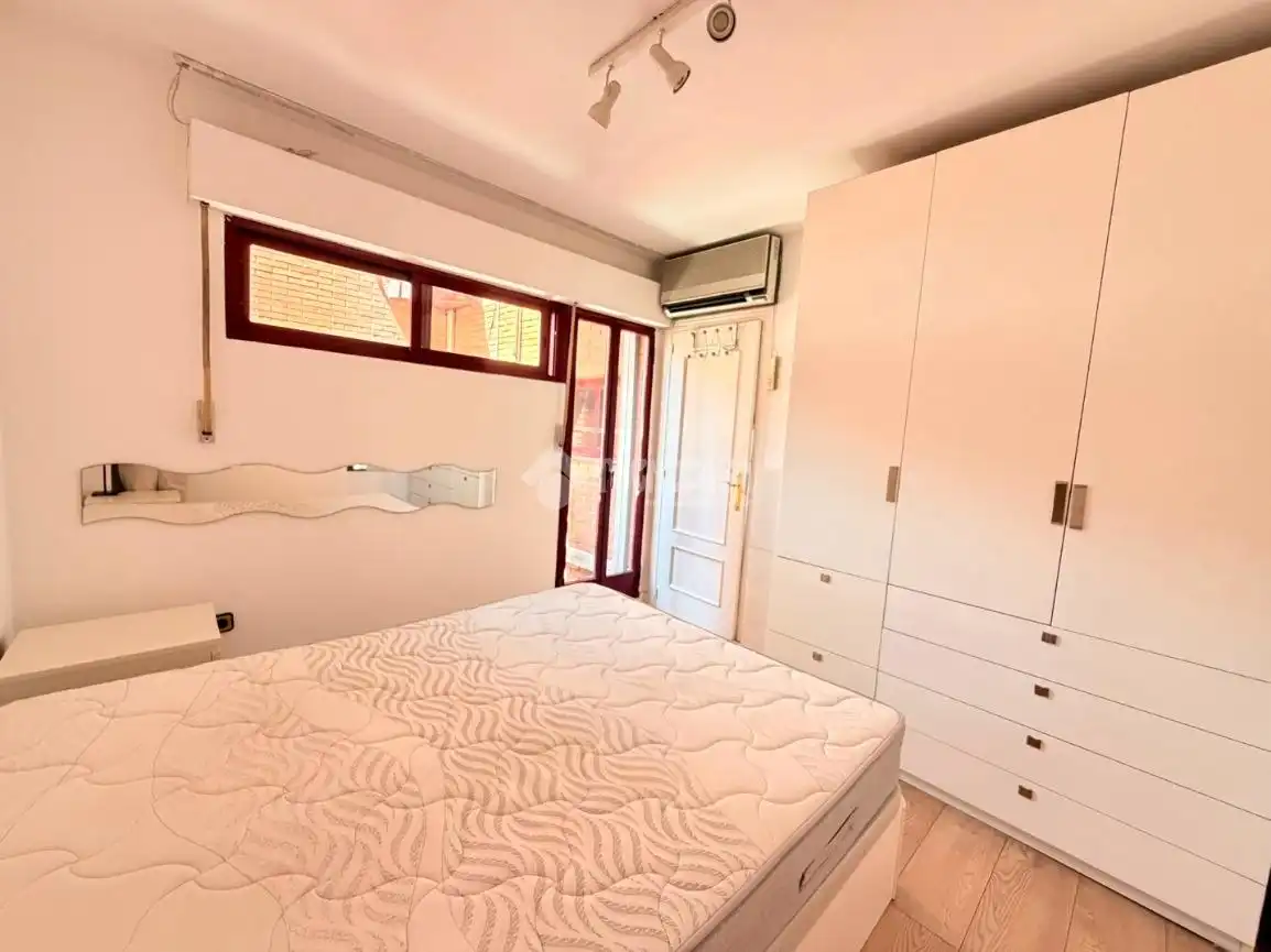Habitación de Piso en venta en Madrid con Aire acondicionado y Amueblado