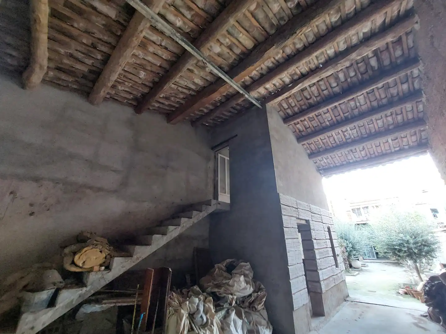 Houses for sale in Tornabous  with Air Conditioner, Heating and Private garden