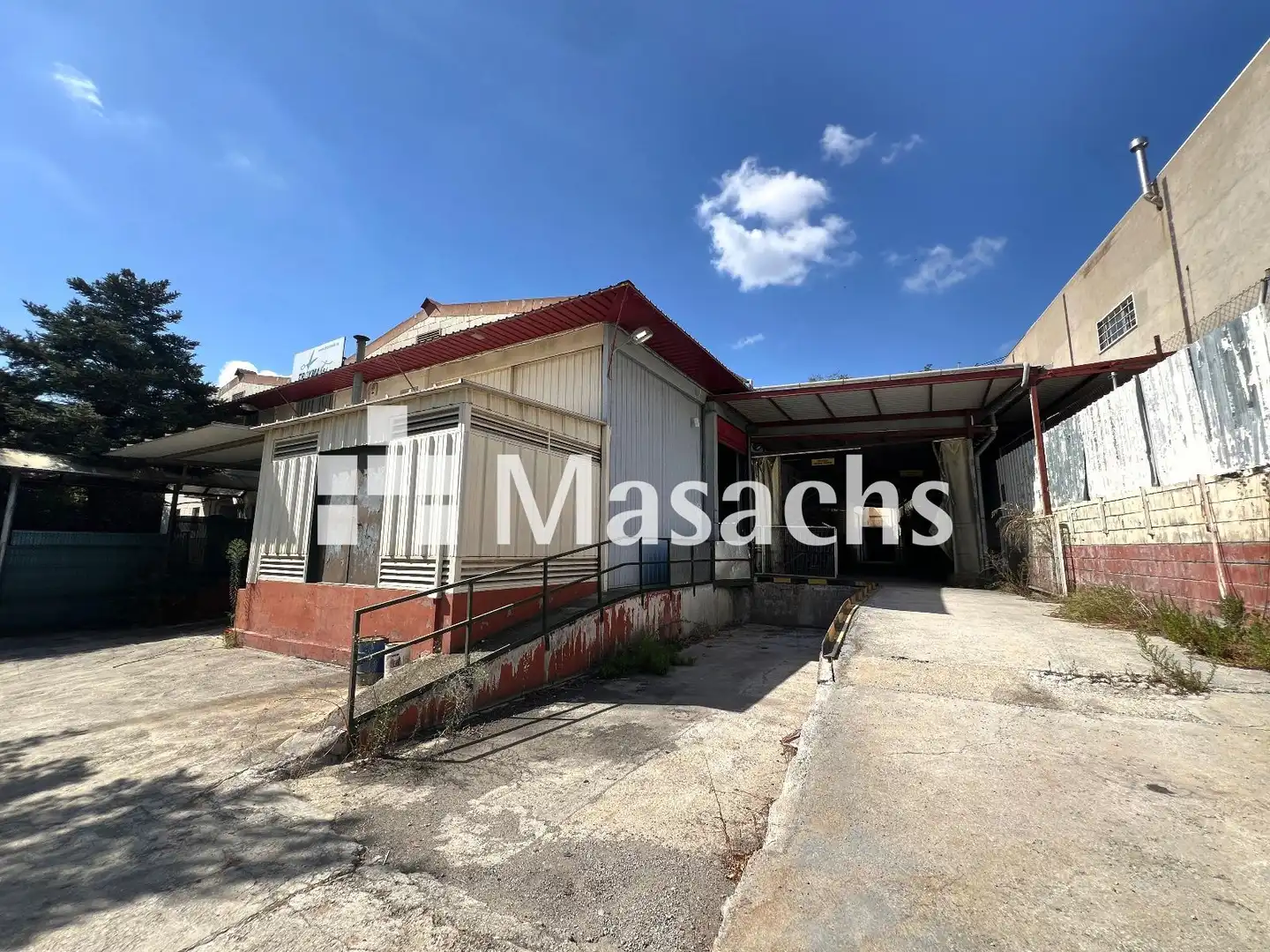 Exterior view of Industrial buildings for rent in Masquefa