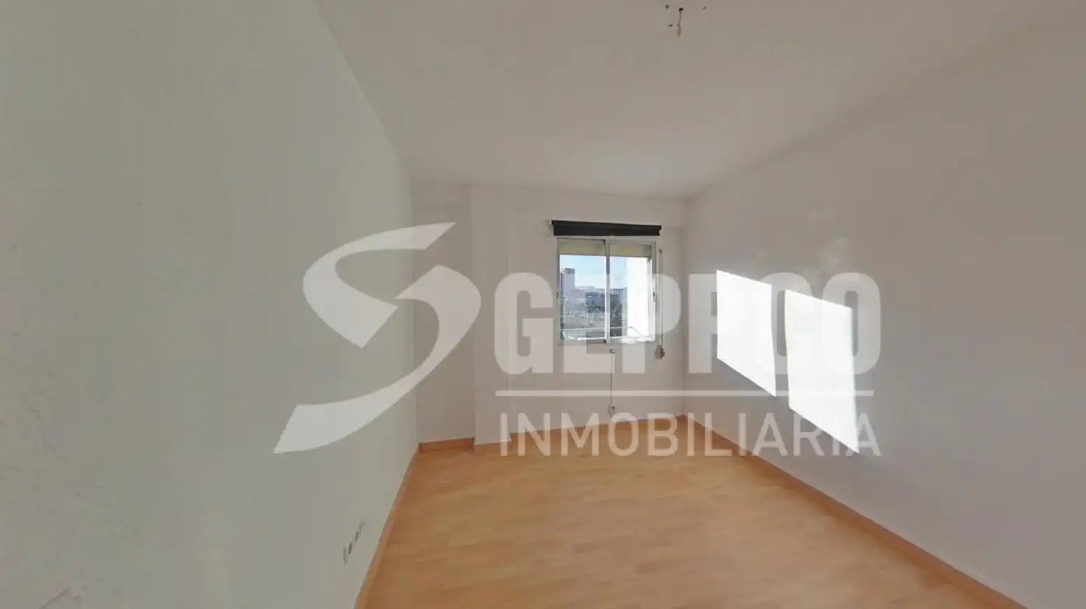 Flat for sale in Calle de Carabelos, San Fermín