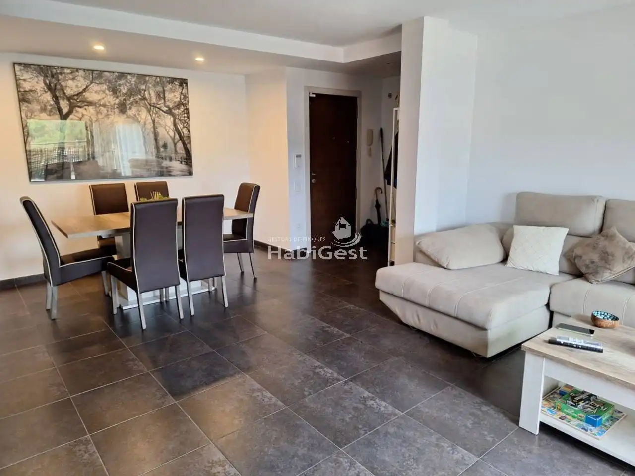Wohnzimmer von Maisonette zum Verkauf in Sils mit Klimaanlage, Terrasse und Gemeinschaftspool