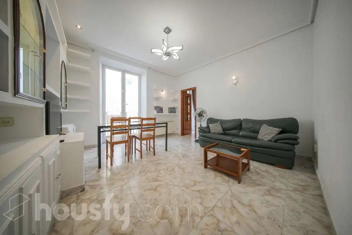 Pis amb terrassa en venda a Calle Paz .