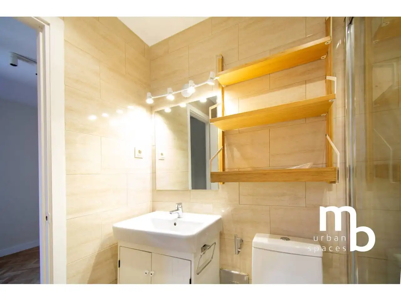 Baño de Piso de alquiler en Madrid con Aire acondicionado, Calefacción y Parquet