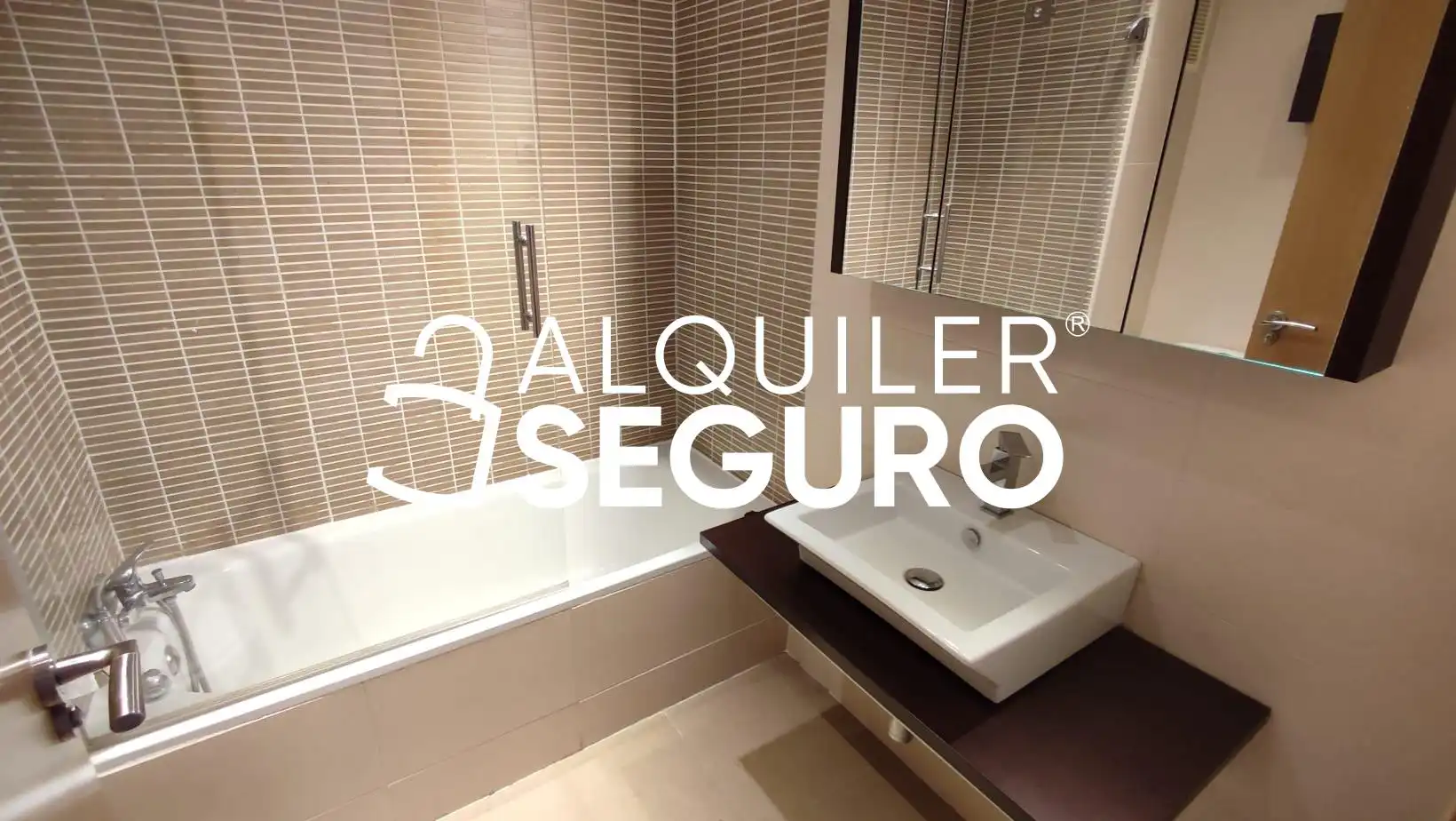 Bathroom of Flat for rent in Madrid  with Air Conditioner, Heating and Terrace