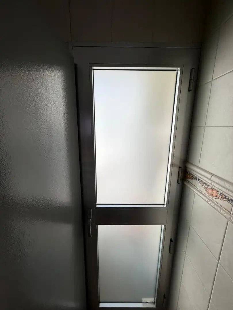 Flat for sale in Sevilla  with Air Conditioner and Balcony