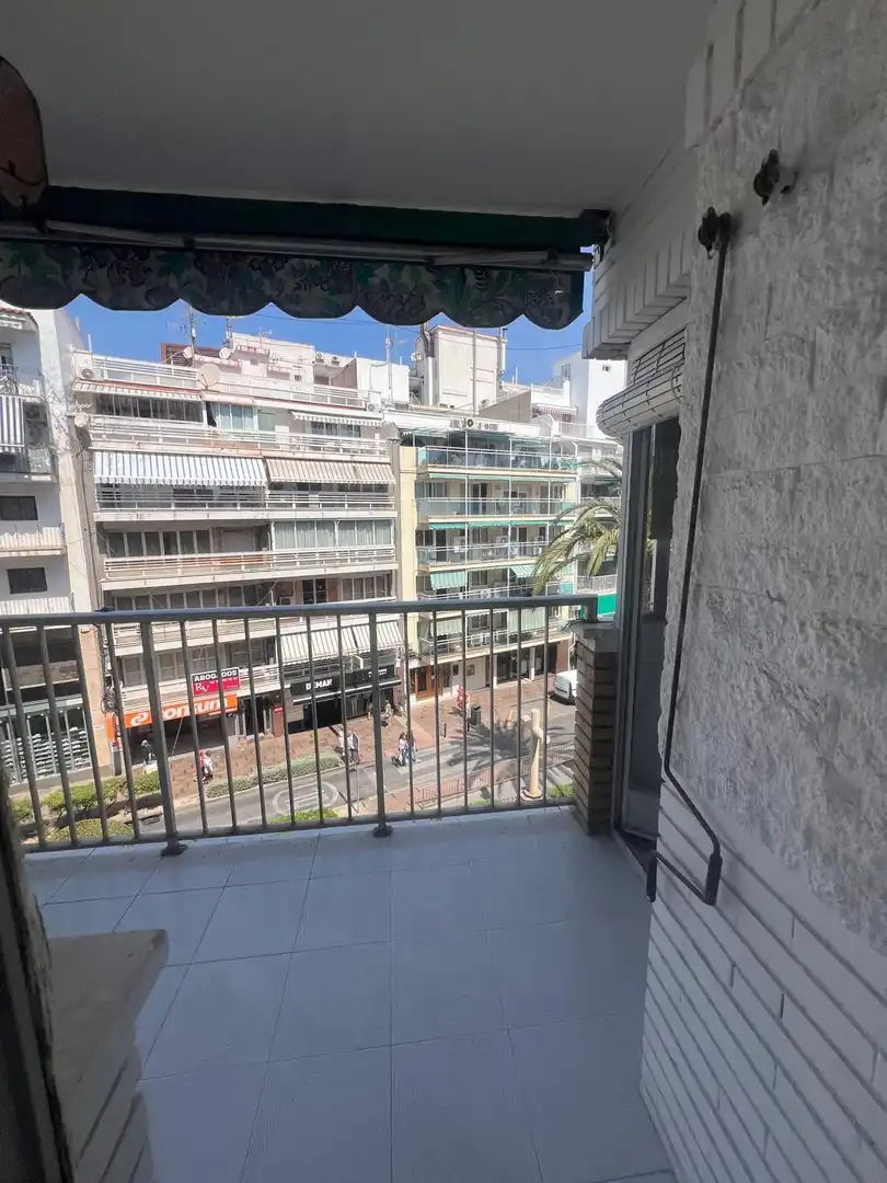 Vista exterior de Apartamento en venta en Benidorm con Terraza y Amueblado