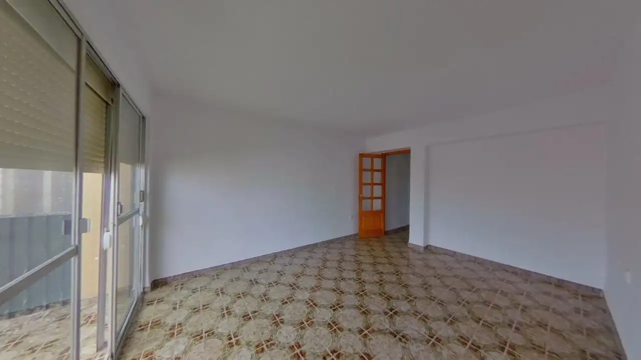 Flat for sale in Llevant