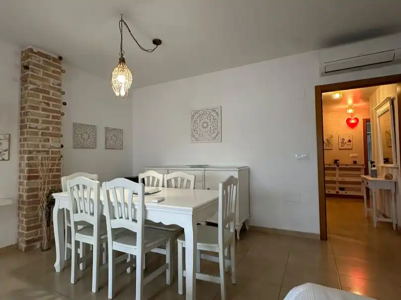 Esszimmer von Dachboden zur Miete in Murcia mit Klimaanlage, Terrasse und Möbliert