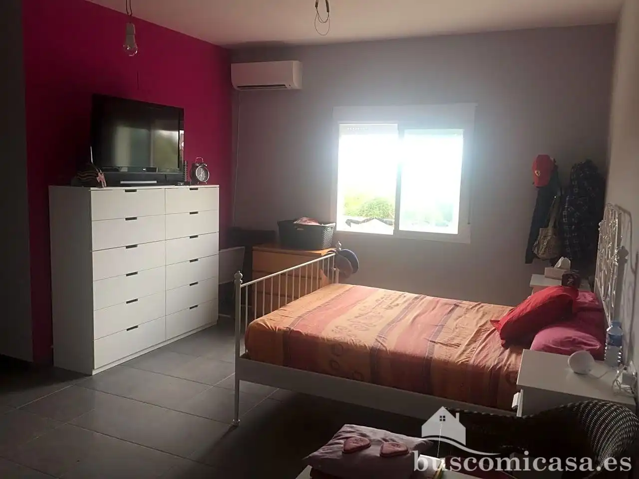 Dormitori de Finca rústica en venda en Linares amb Aire condicionat, Jardí privat i Terrassa