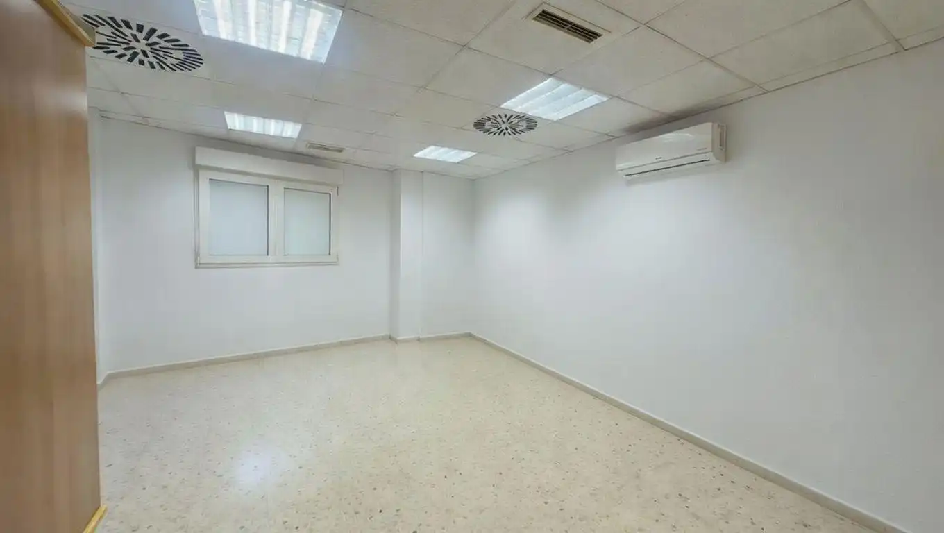 Local comercial en venda a Benicalap, imagen 3